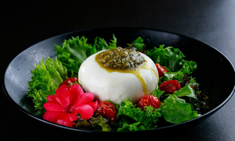 Burrata ao Basílico - foto Camila Luz