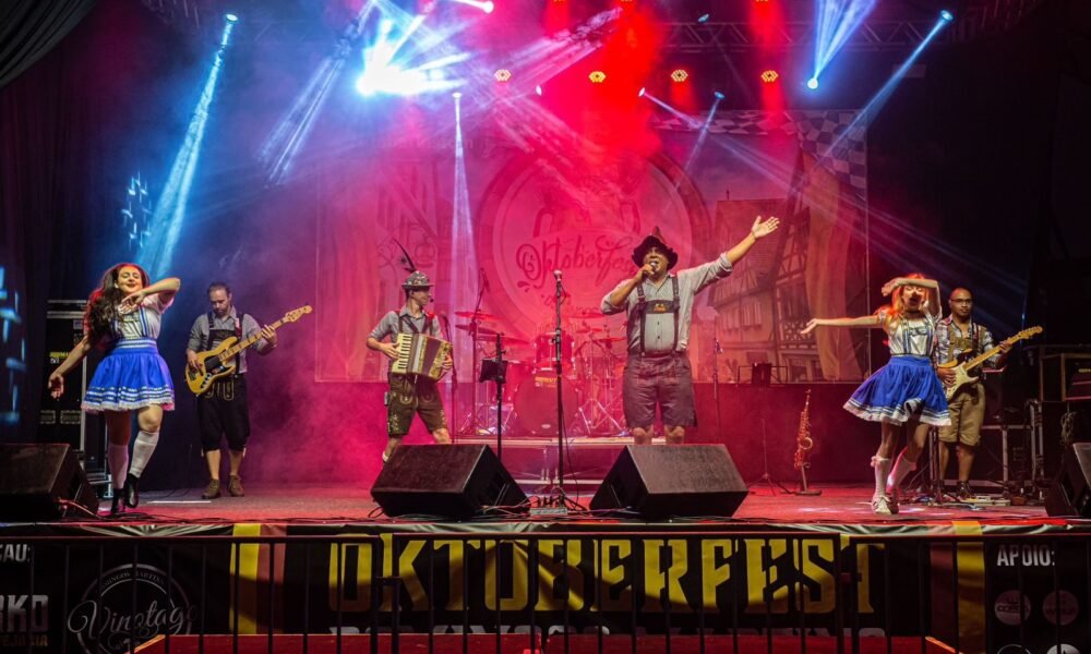 16 dias de festa e + 100 atrações - Oktoberfest Domingos Martins