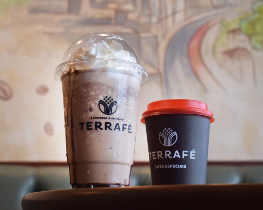 Diversas bebidas com café no Terrafé